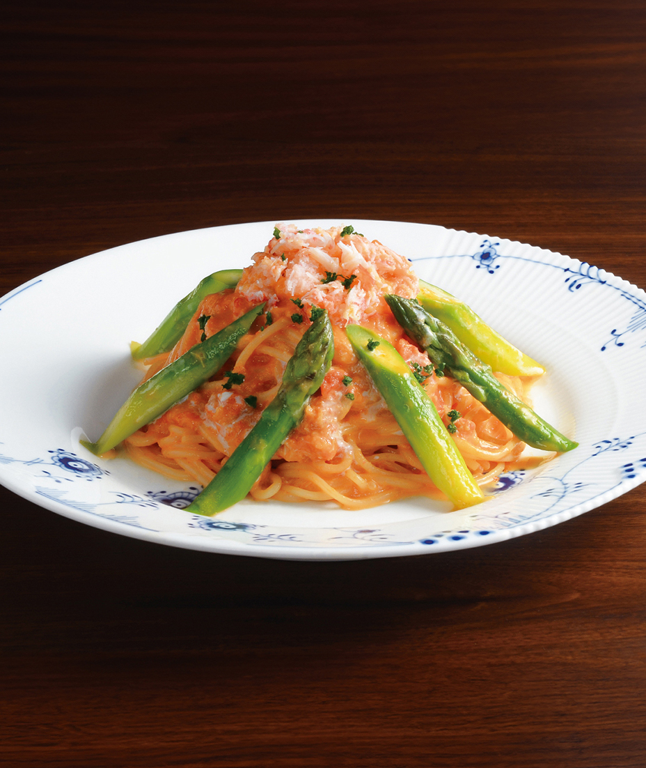 紅ずわい蟹とアスパラのトマトクリーム